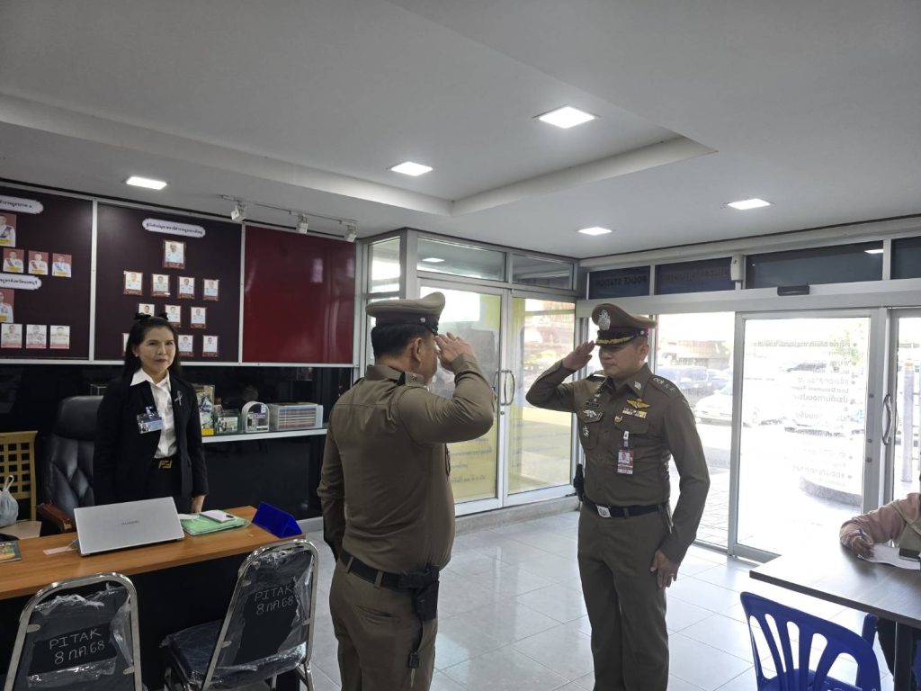 พ.ต.อ.โชคชัย คณะเจริญ รอง ผบก.ภ.จว.นนทบุรี ตรวจเยี่ยม สภ.บางใหญ่