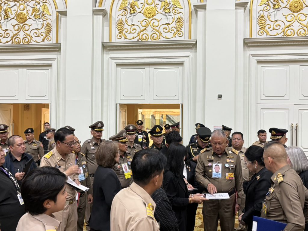 พ.ต.อ.สถิตพร บุณยรัตพันธุ์ สำรวจพื้นที่และประชุมเตรียมการรับเสด็จ สมเด็จพระนางเจ้าฯ พระบรมราชินี จะเสด็จทรงเปิดงานวันสตรีไทย