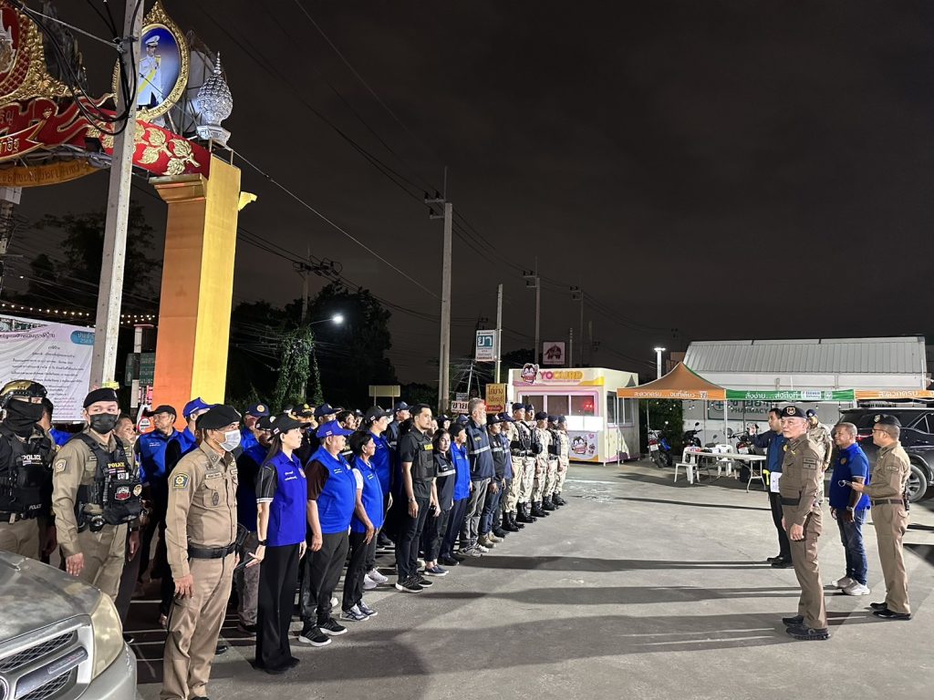 พ.ต.อ.เมธา วงศ์อนันต์นนท์  รอง ผบก.ฯ ปรก.ภ.จว.นนทบุรี ตรวจจุดตรวจ-จุดสกัด สภ.ชัยพฤกษ์ บริเวณหน้าร้านบังบีฟ เมี่ยงปลาเผา